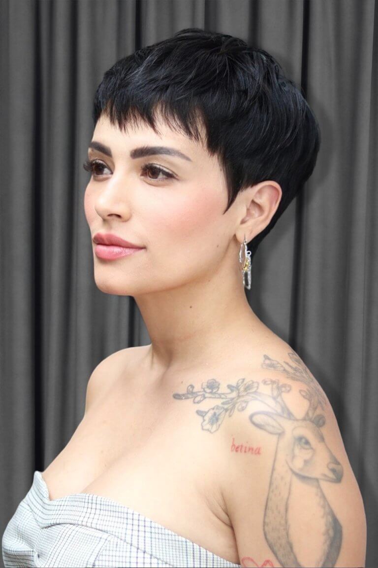 ЖЕНСКИЕ СТРИЖКИ