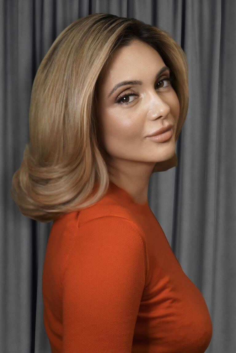 УКЛАДКА НА СРЕДНИЕ ВОЛОСЫ